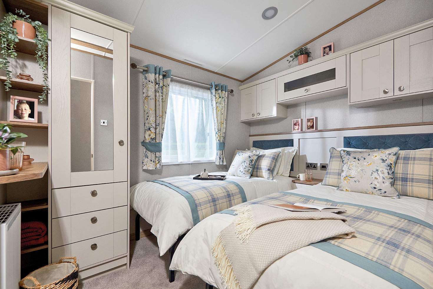 Platinum Holiday Caravan One, static caravan holiday lodge to hire Lake District