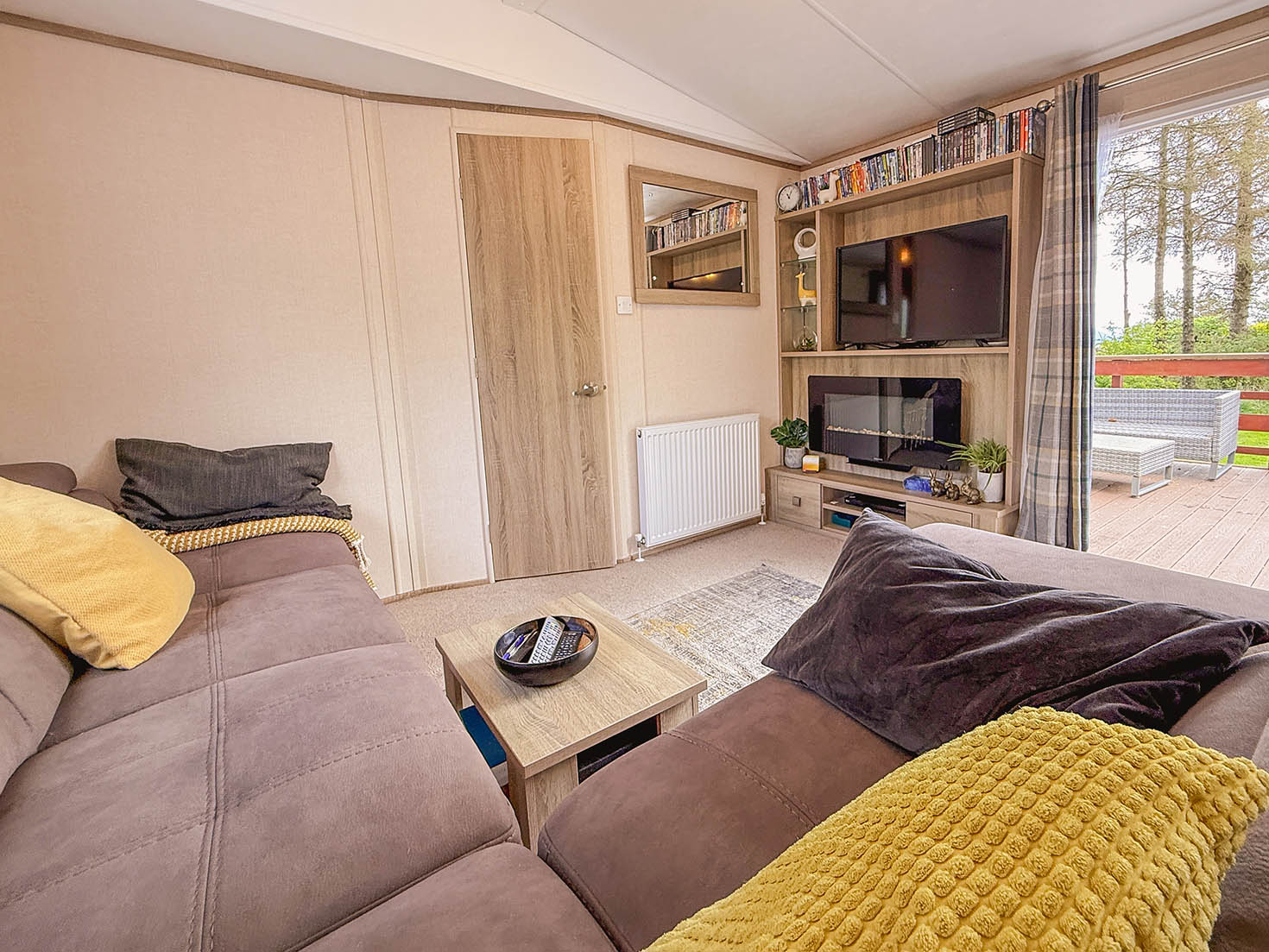 Pre-Owned Carnaby Oakdale Centre Lounge Static Caravan For Sale Lake District