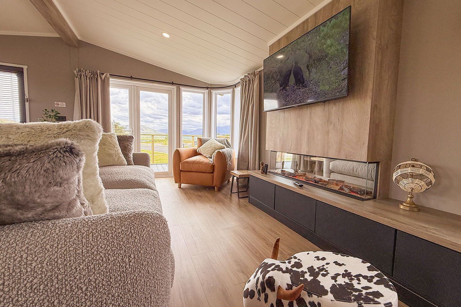 Dogwood Lodge - pet friendly timber lodge to hire Lake District, Cumbria